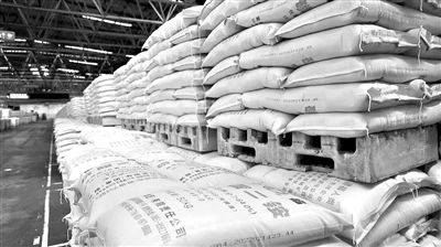 春耕時節訪磷肥 破解“用的喊貴、賣的喊虧”市場困局